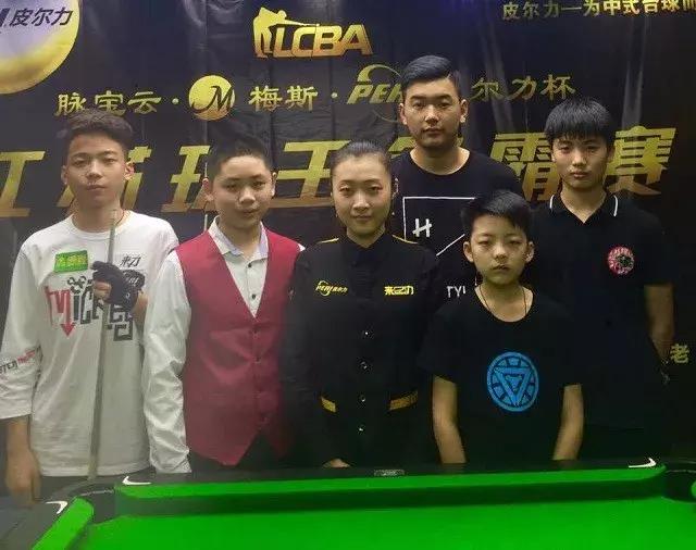 承担着体育 承担着体育