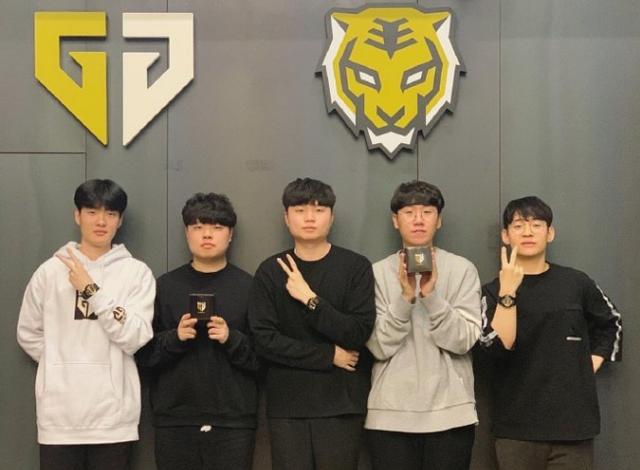 中国女足被 中国女足被