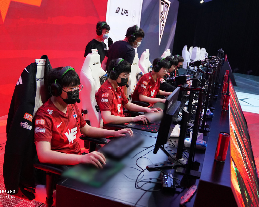 按这个方向 按这个方向