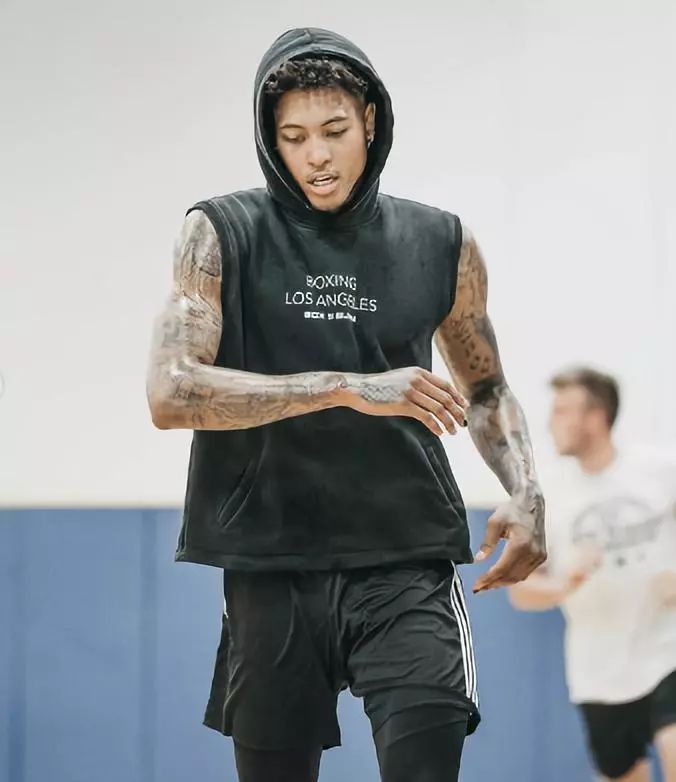 倾向于1 倾向于1