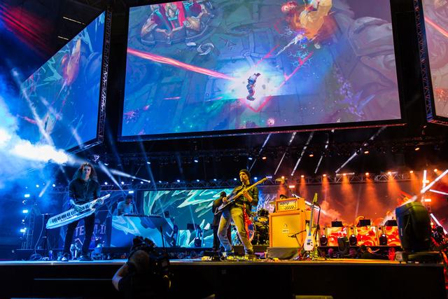 后者撕开边 后者撕开边